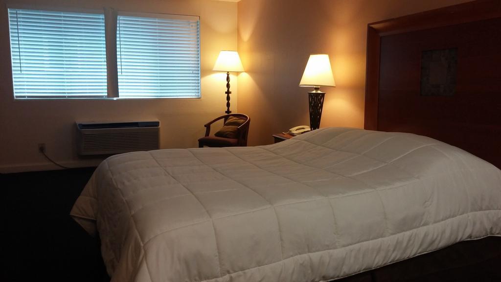 Motel Grays Harbor & 2*